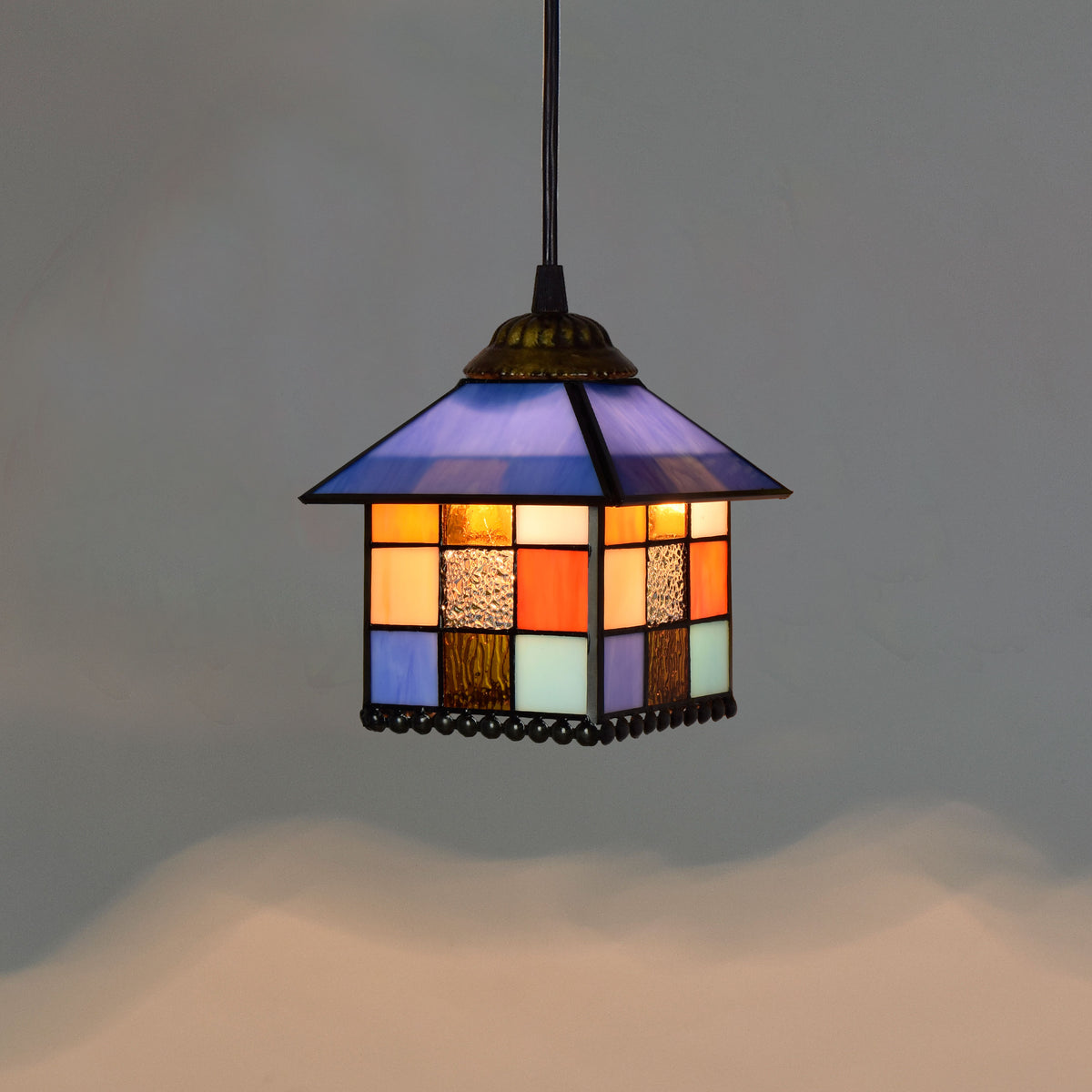 PEN-004-012_small-house-chandelier_02.jpg