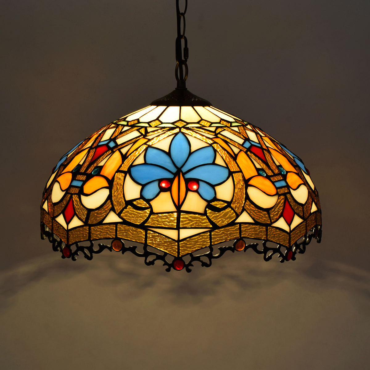 PEN-006-001_love-beads-dragon-tail-chandelier_02.jpg