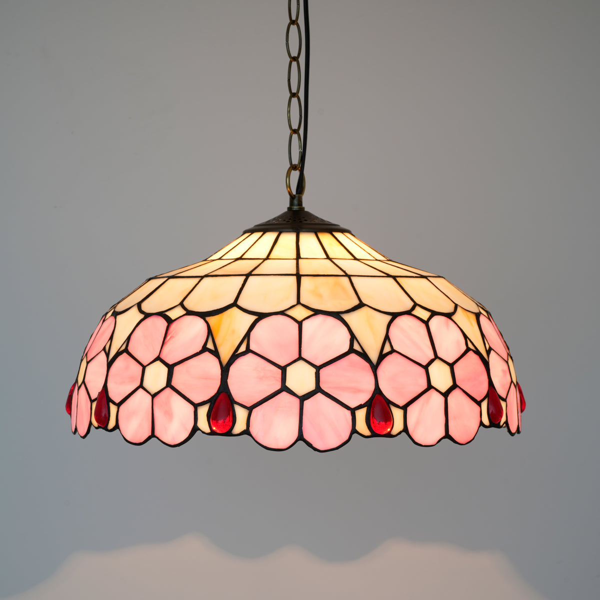 PEN-006-034_pink-flowers-chandelier_07.jpg