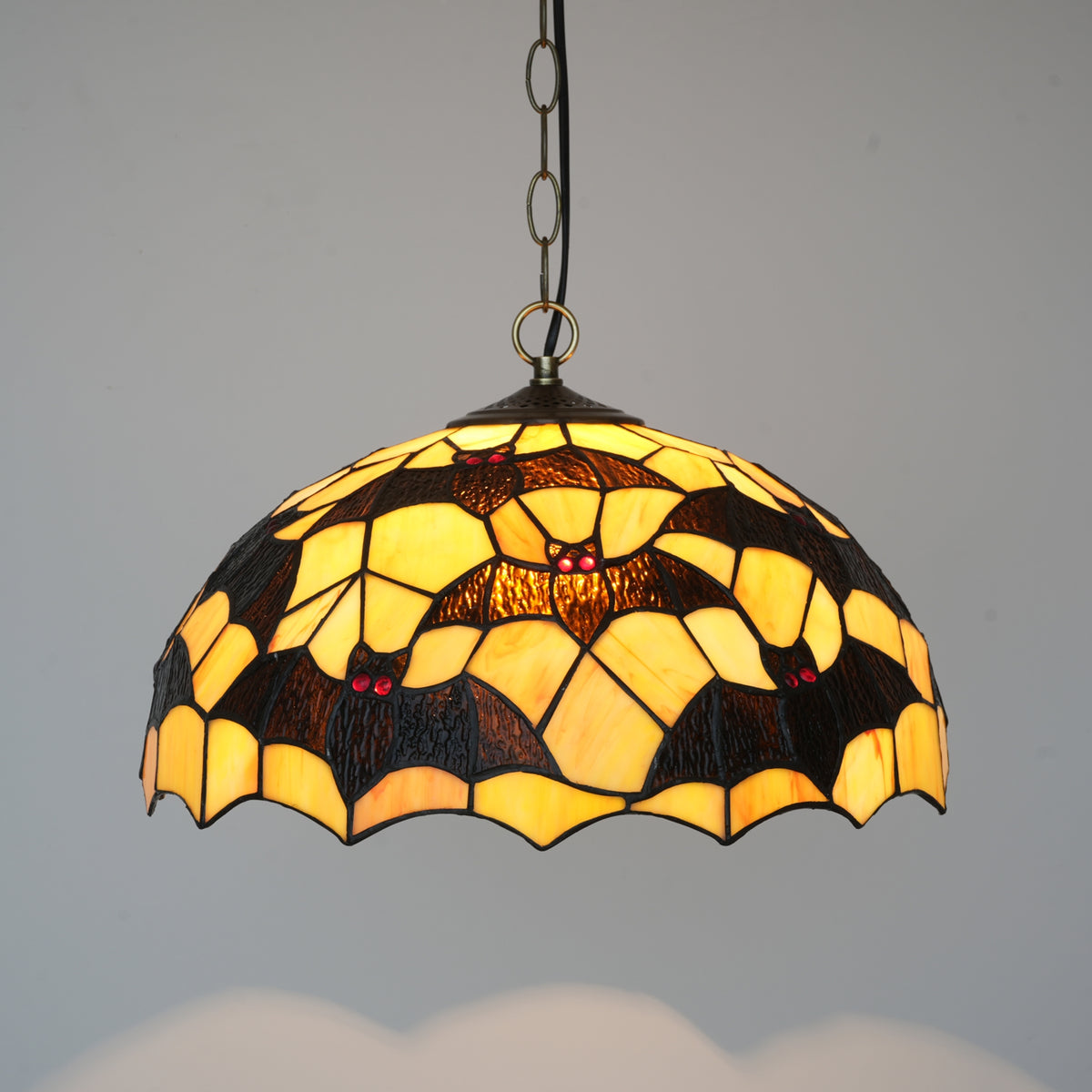 PEN-006-036_yellow-bottom-bat-chandelier_07.jpg