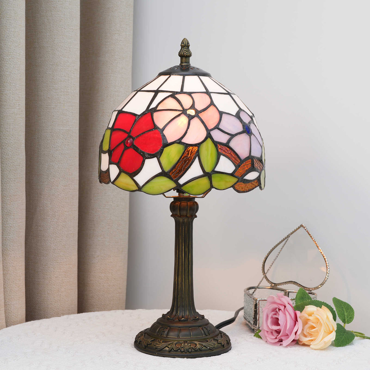 TBL-001-013_tricolor-flower-lamp_01.jpg