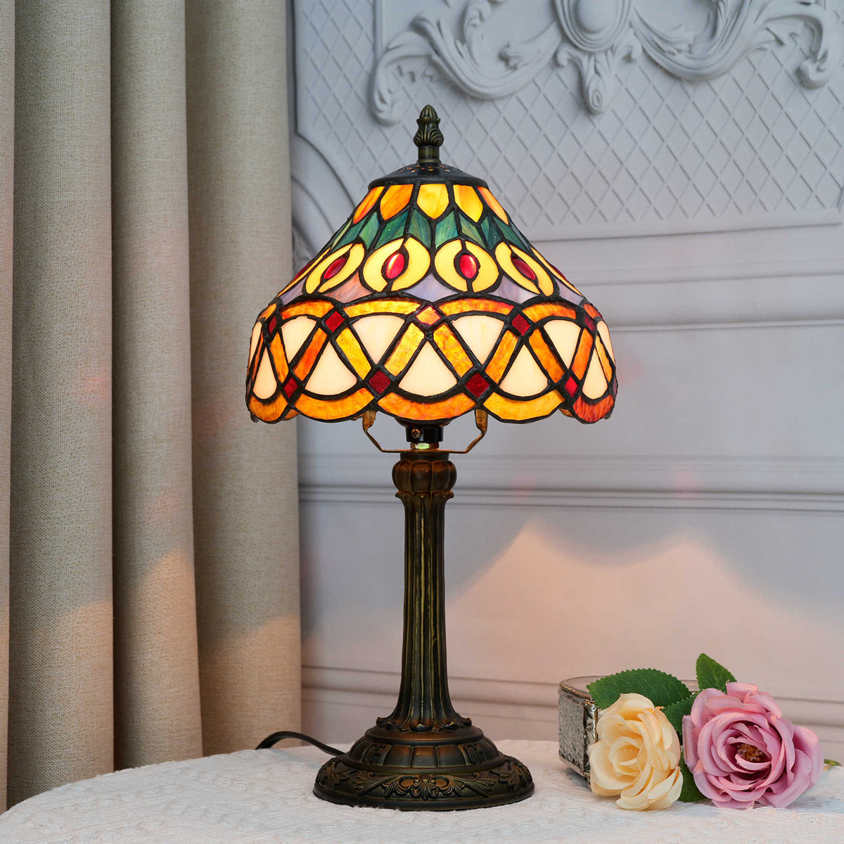 TBL-001-034_yellow-peacock-tail-lamp_04.jpg
