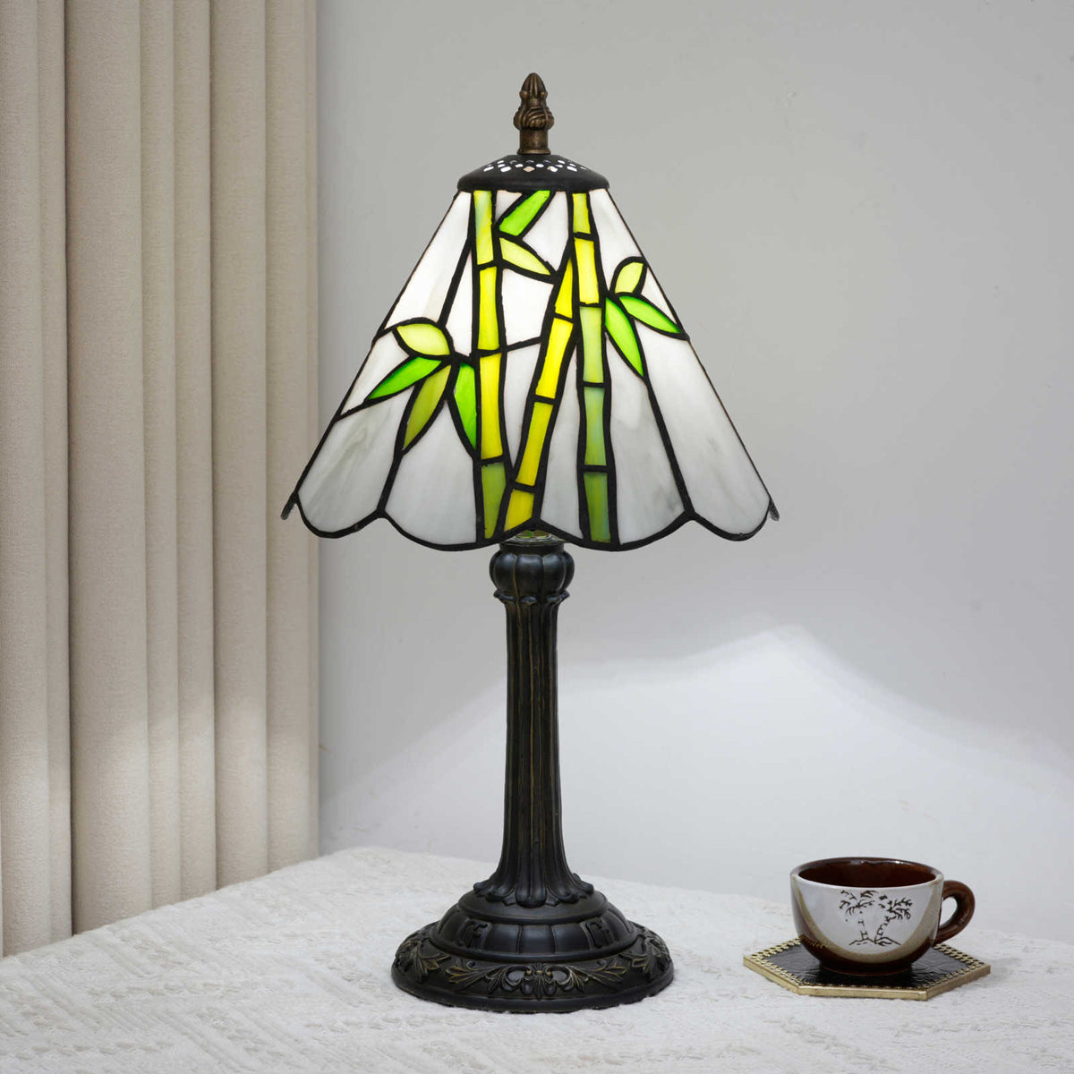 TBL-001-070_bamboo-lamp_06.jpg