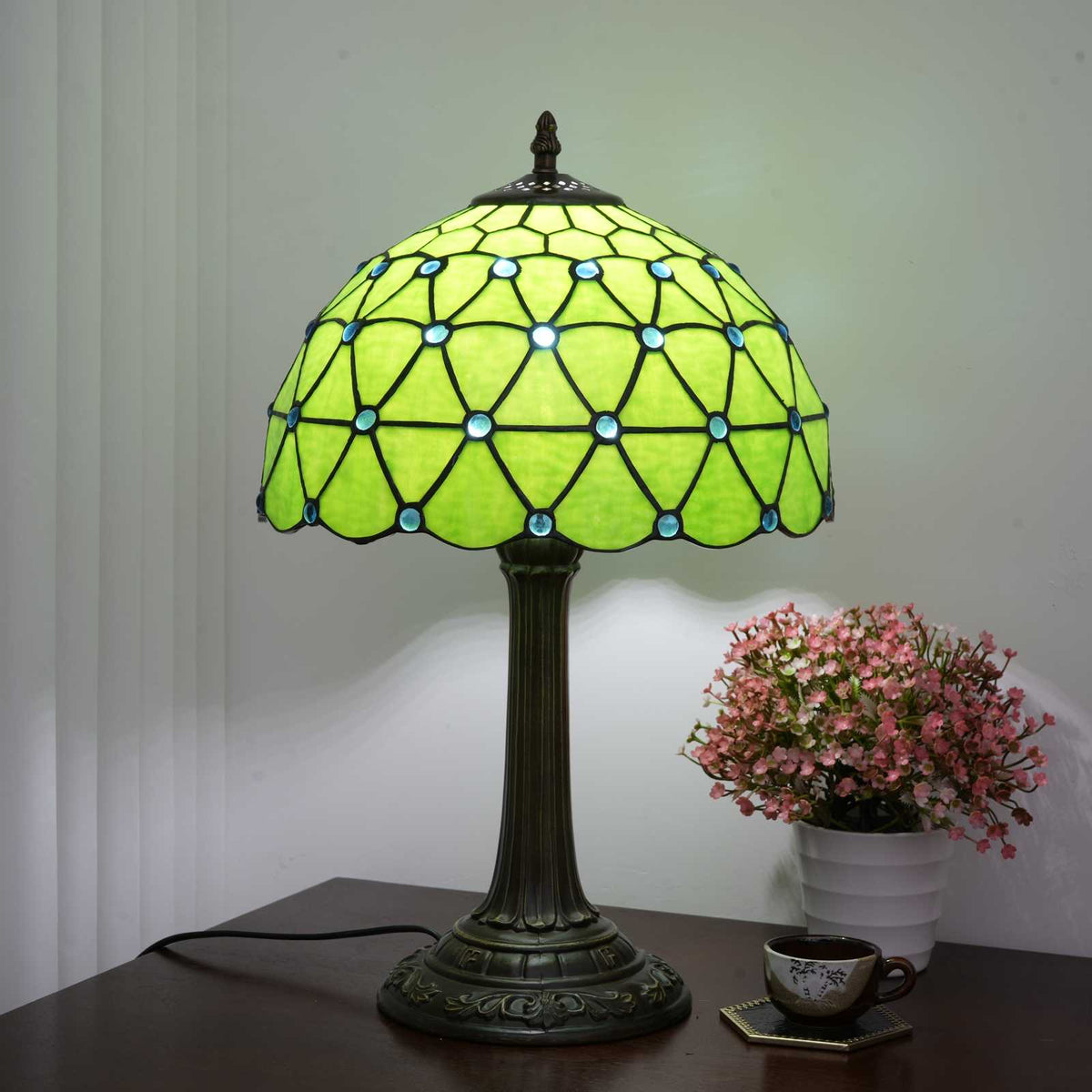 TBL-002-091_blue-beads-lamp_01.jpg