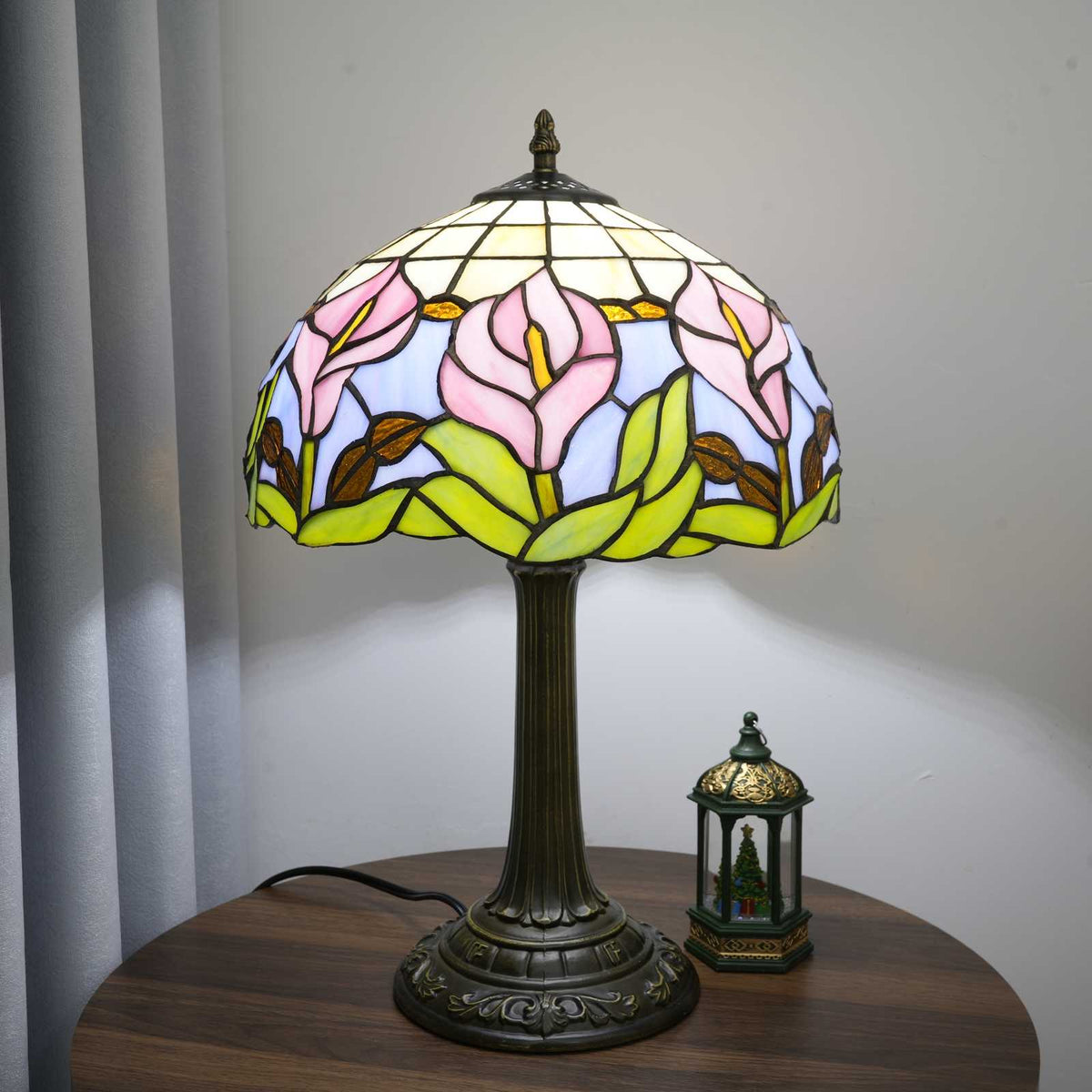 TBL-002-092_pink-calla-lily-lamp_01.jpg