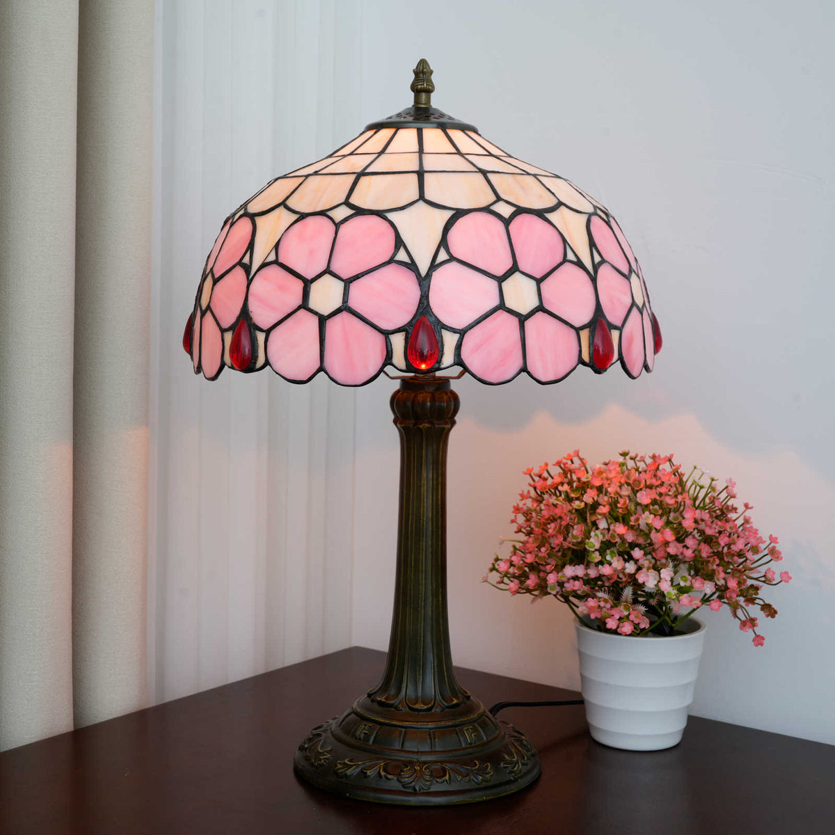 TBL-002-101_pink-flower-pattern-lamp_05.jpg