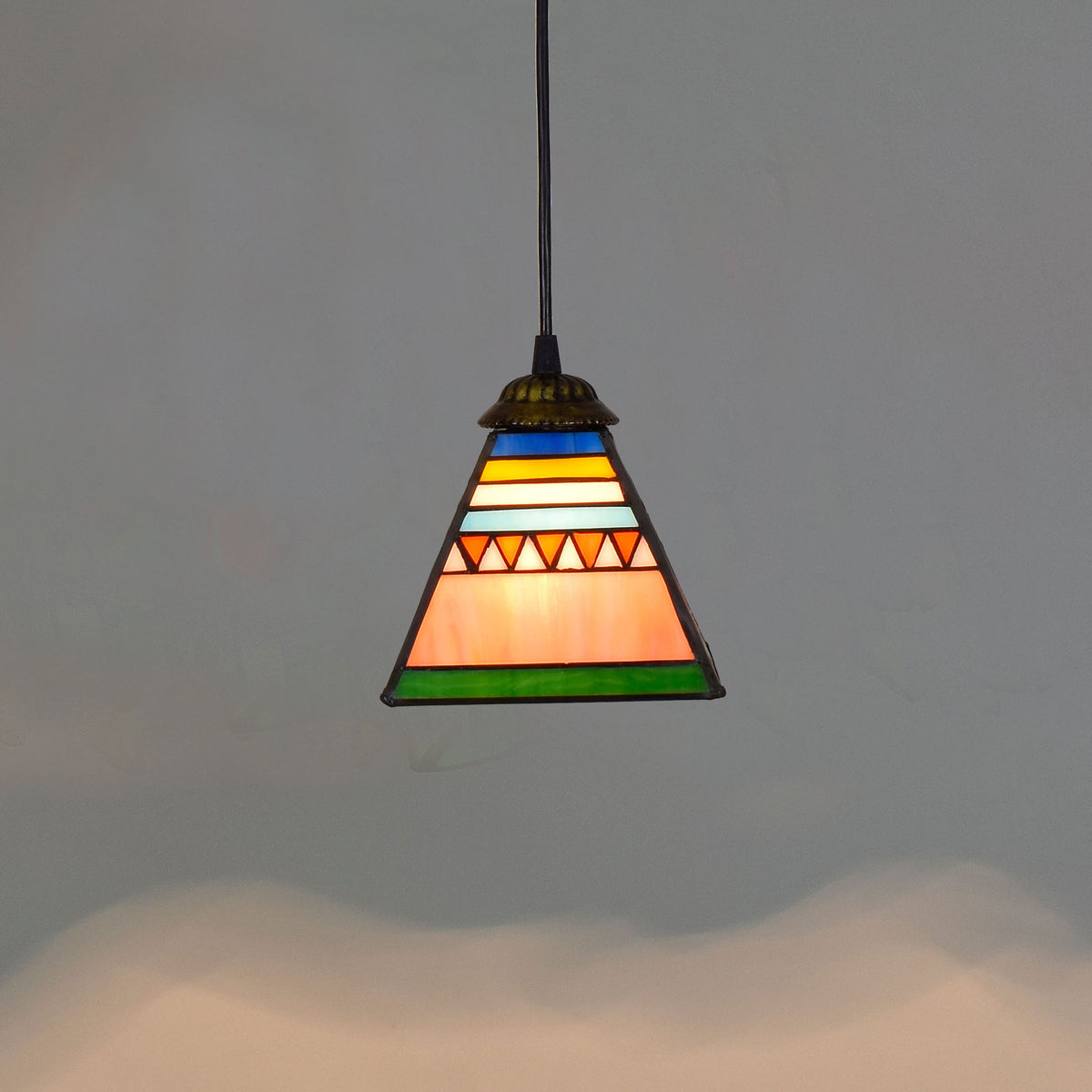 PEN-004-020_pyramid-chandelier_04.jpg