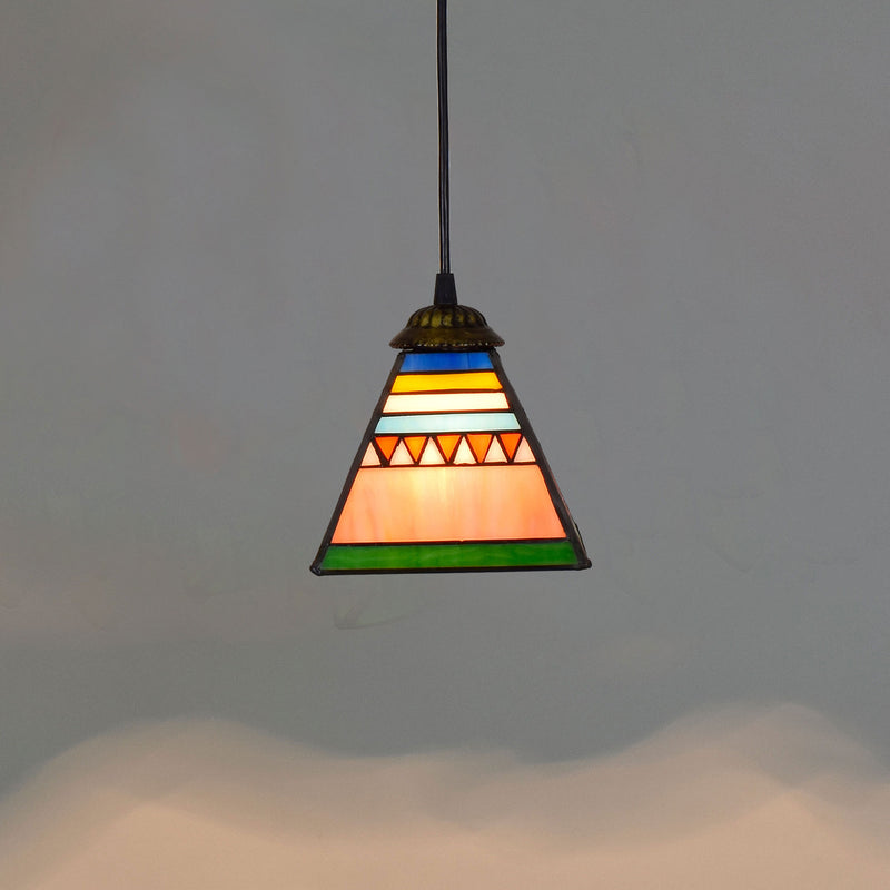 PEN-004-020_pyramid-chandelier_04.jpg