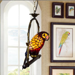 PEN-004-035_red-parrot-chandelier_03.png