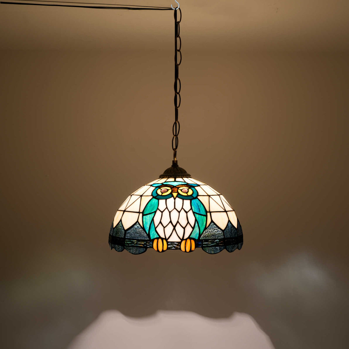 PEN-005-036_cyan-owl-chandelier_05.jpg