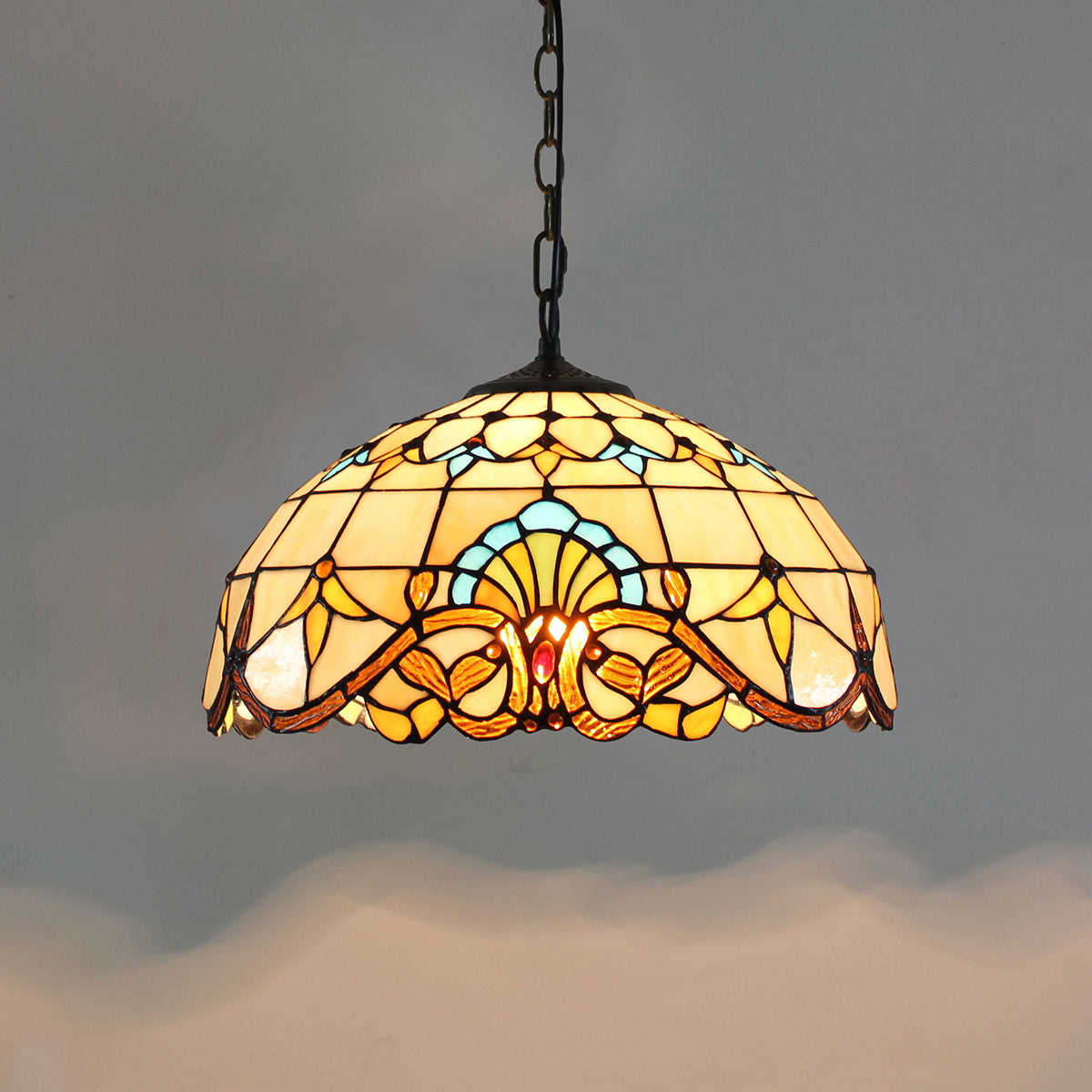 PEN-006-011_baroque-chandelier_02.jpg