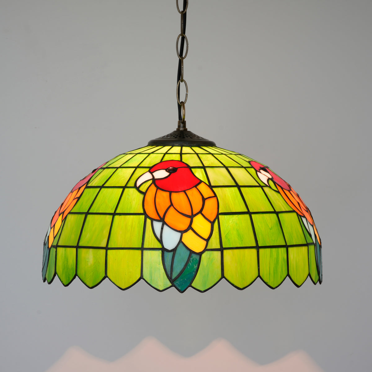 PEN-006-032_green-bottom-red-parrot-chandelier_05.jpg