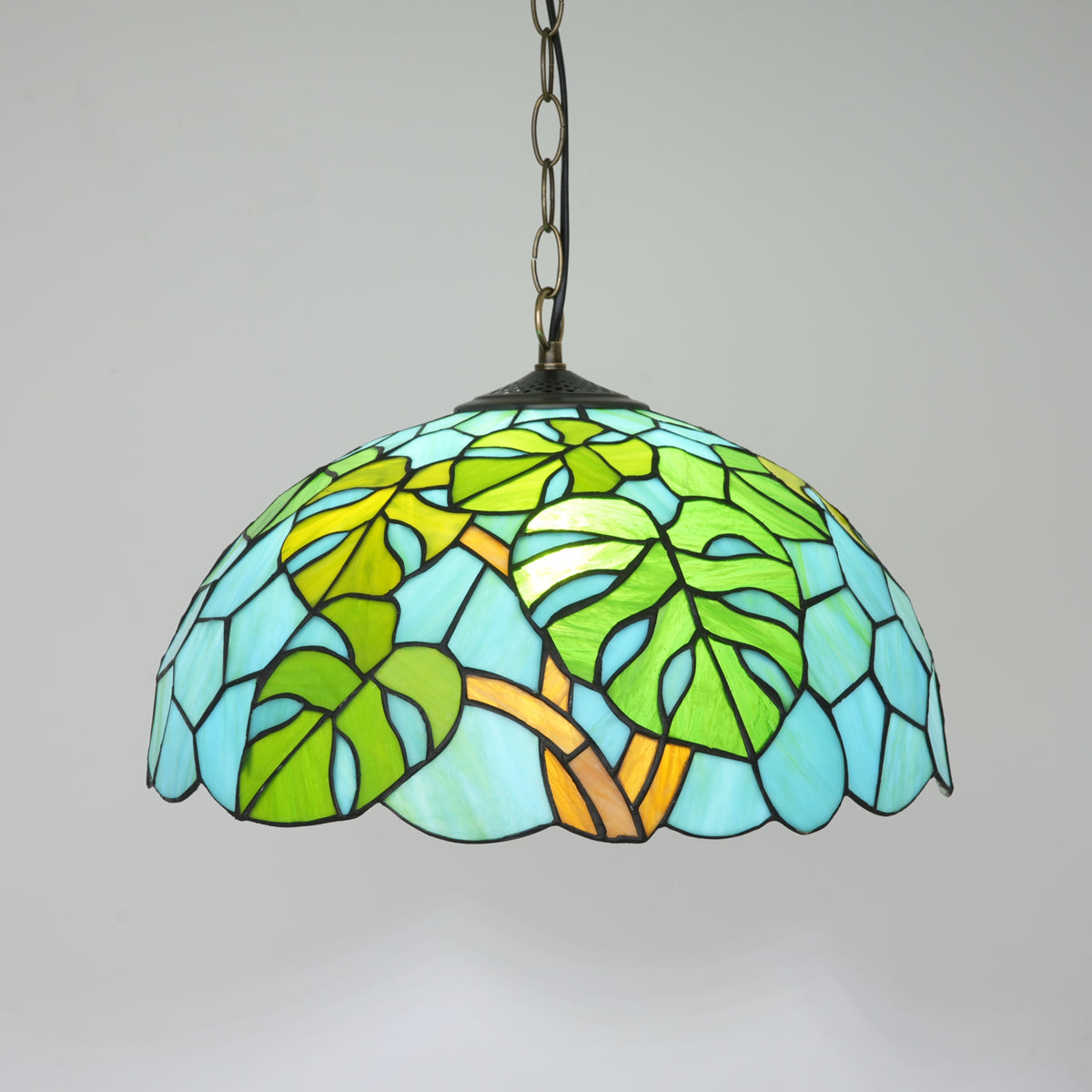PEN-006-033_green-tortoise-bamboo-chandelier_05.jpg