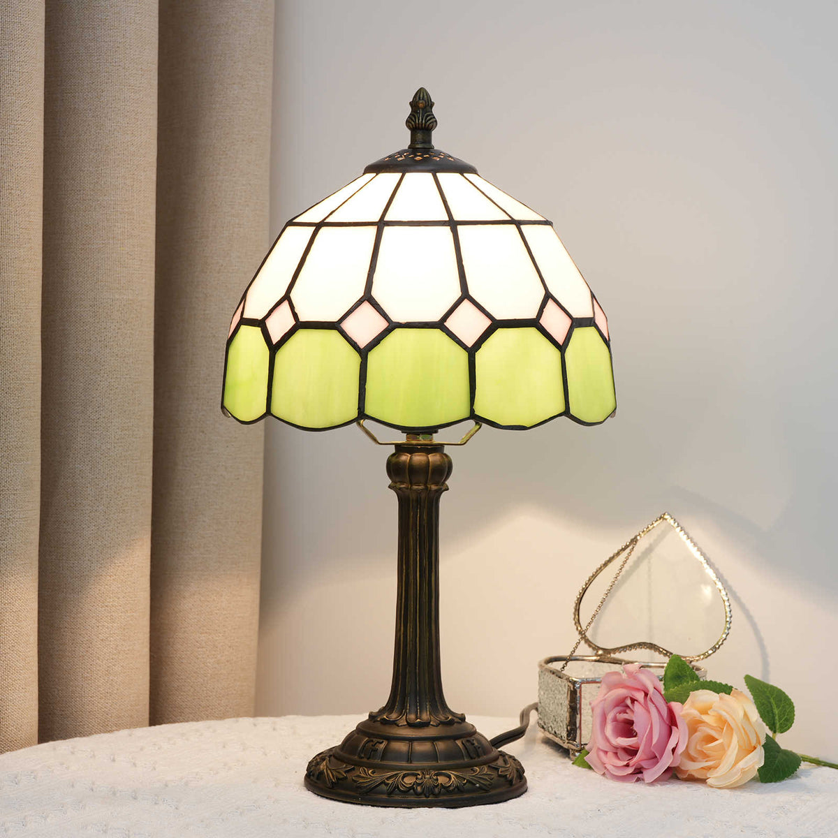 TBL-001-003_green-white-plaid-lamp_02.jpg