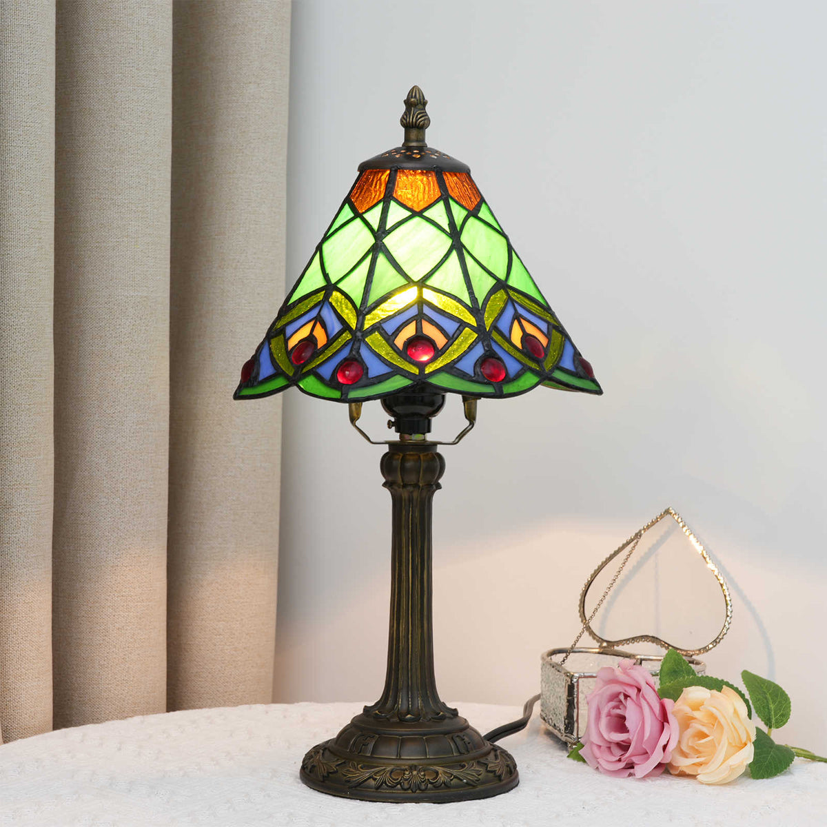 TBL-001-019_green-peacock-tail-lamp_03.jpg