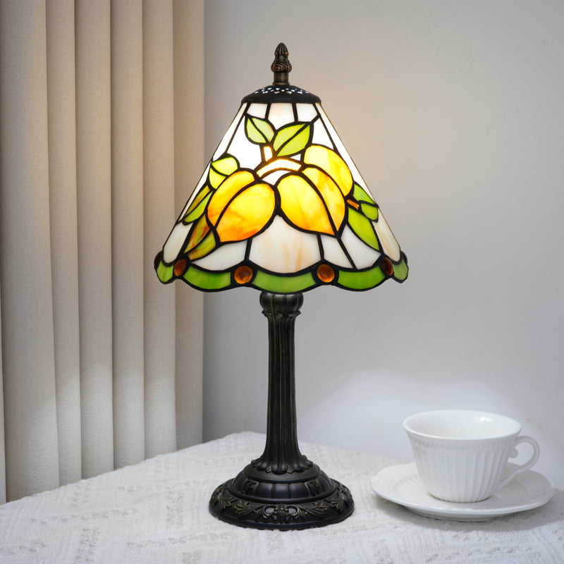 TBL-001-044_yellow-apricot-lamp_07.jpg