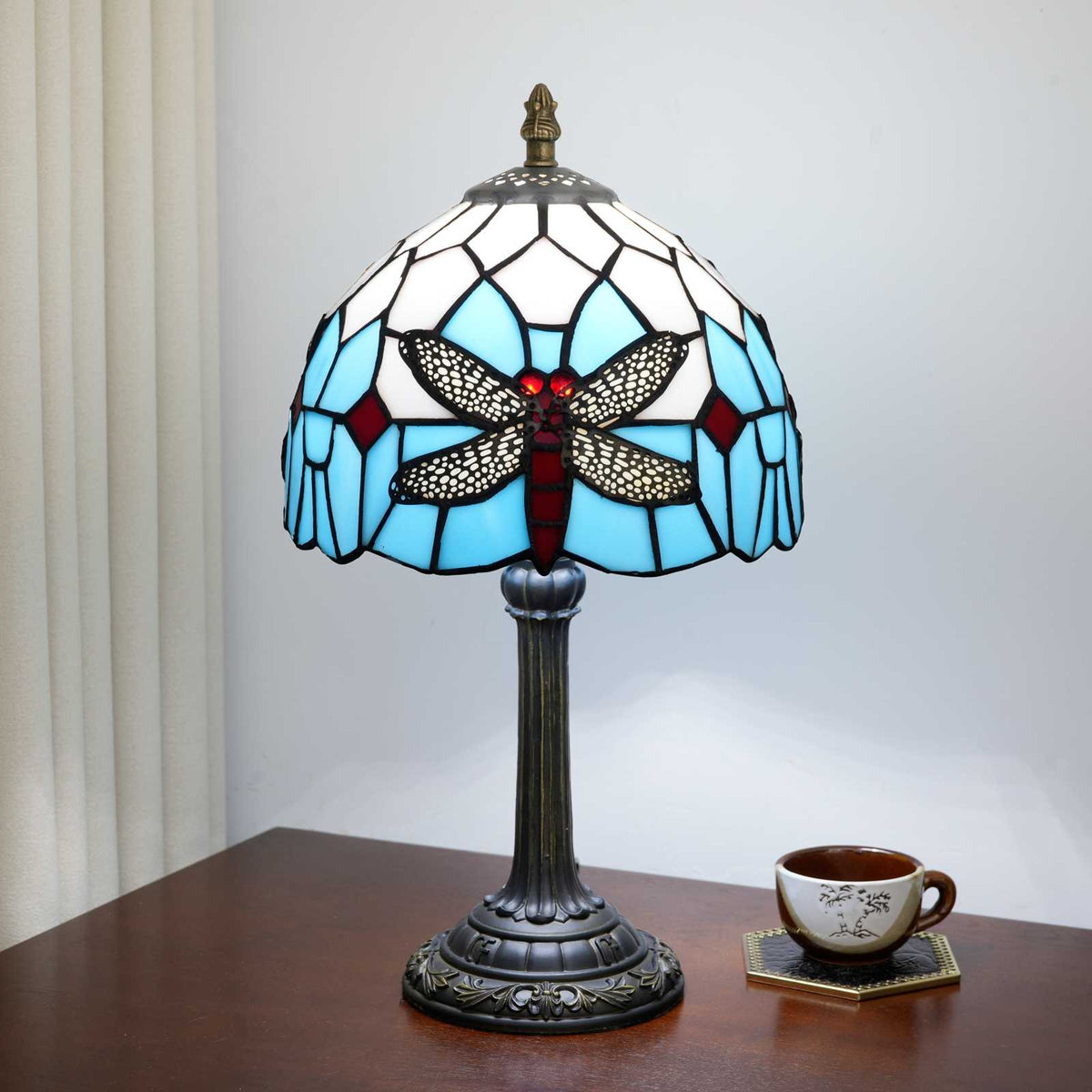 TBL-001-047_blue-white-dragonfly-lamp_07.jpg