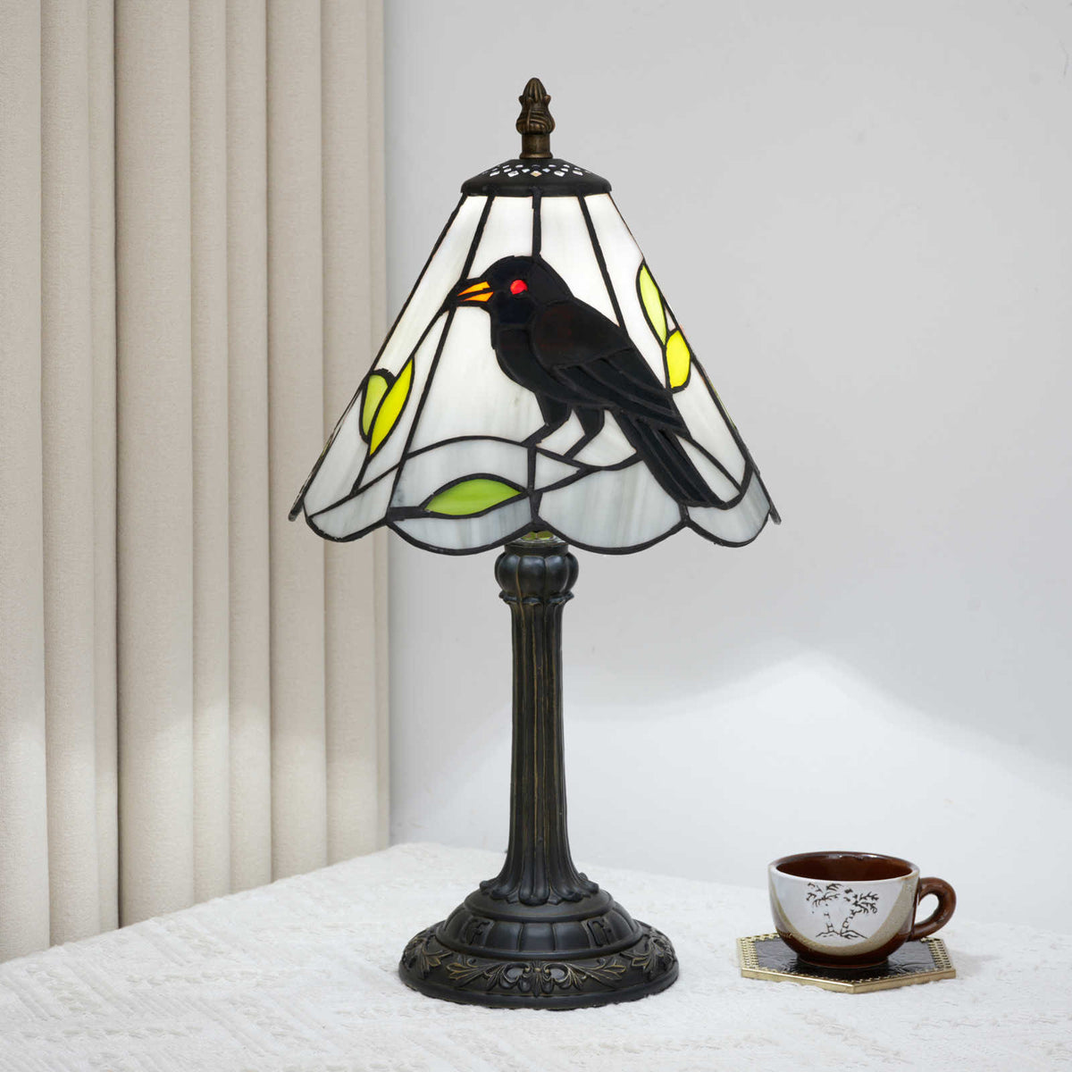 TBL-001-067_black-crow-lamp_07.jpg
