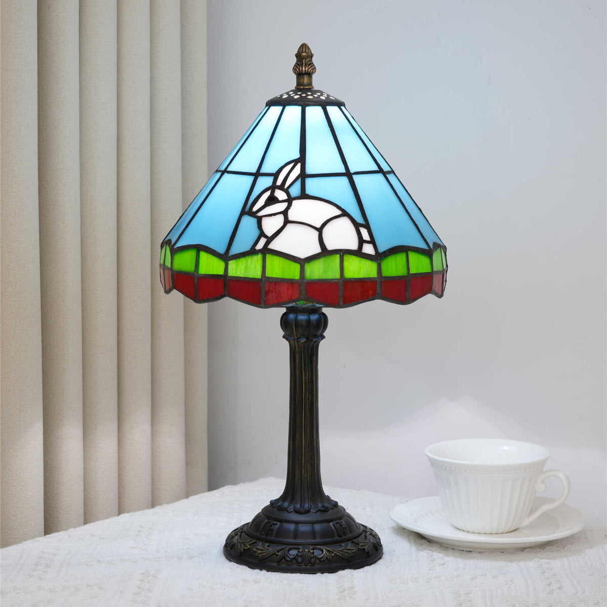 TBL-001-072_white-rabbit-lamp_06.jpg