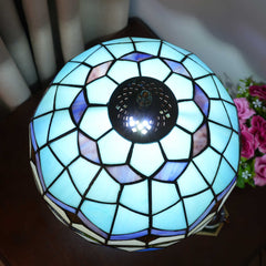 TBL-002-007_mediterranean-feather-lamp_03.jpg