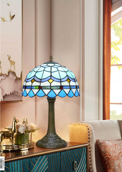 TBL-002-007_mediterranean-feather-lamp_08.jpg