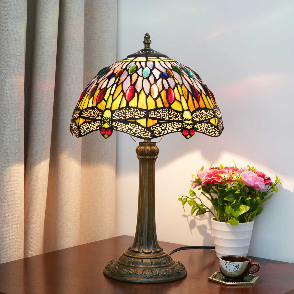 TBL-002-011_beaded-dragonfly-lamp_04.jpg
