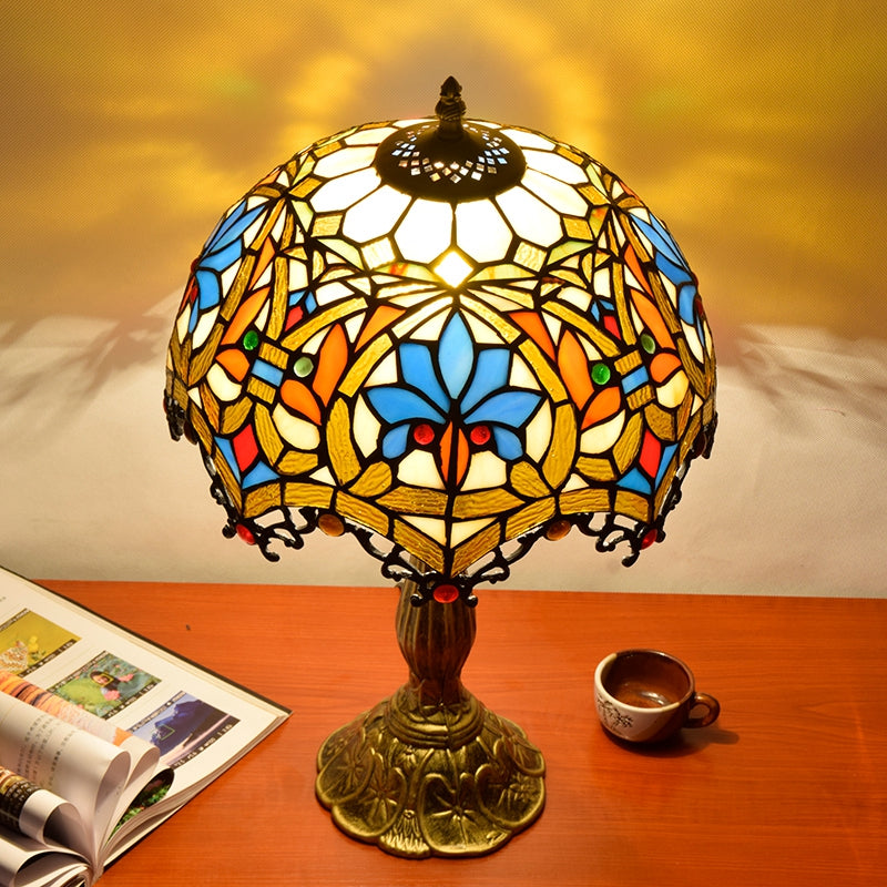TBL-002-014_love-beads-longtail-lamp_05.jpg