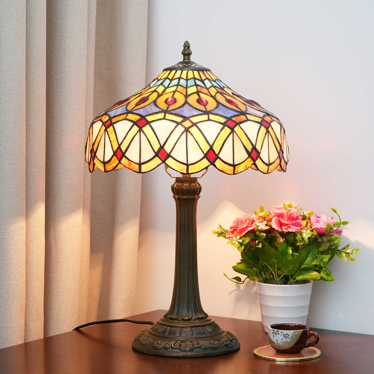 TBL-002-040_peacock-tail-lamp_06.jpg