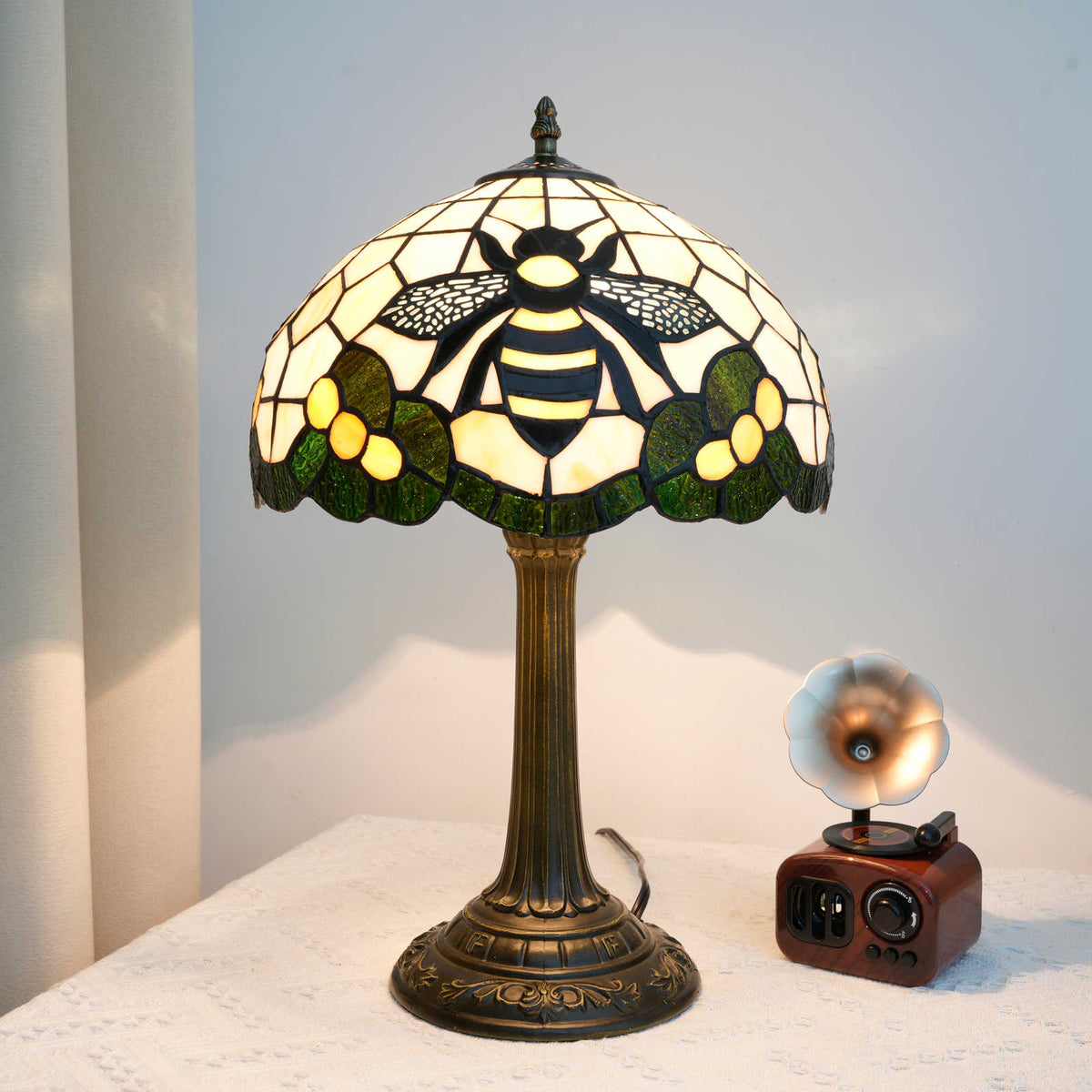 TBL-002-048_black-little-bee-lamp_04.jpg