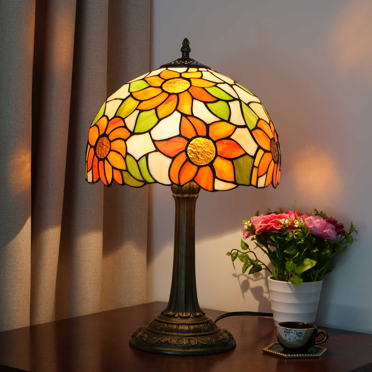 TBL-002-051_sunflower-table-lamp_05.jpg
