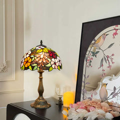 TBL-002-052_grape-and-flower-lamp_08.jpg