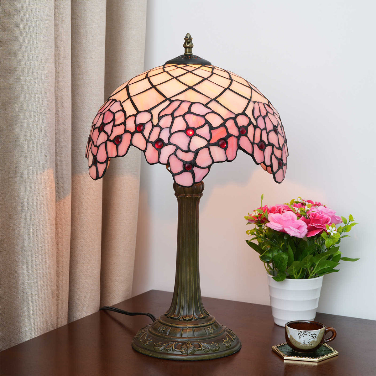 TBL-002-063_pink-cherry-lamp_05.jpg
