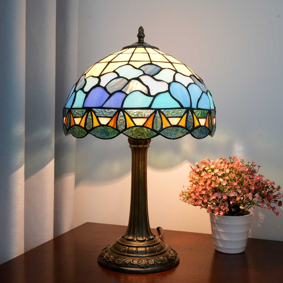 TBL-002-088_blue-wave-lamp_01.jpg