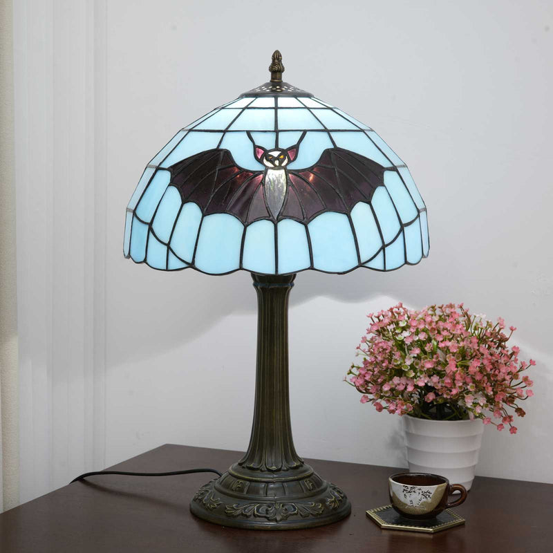 TBL-002-089_blue-background-bat-lamp_06.jpg