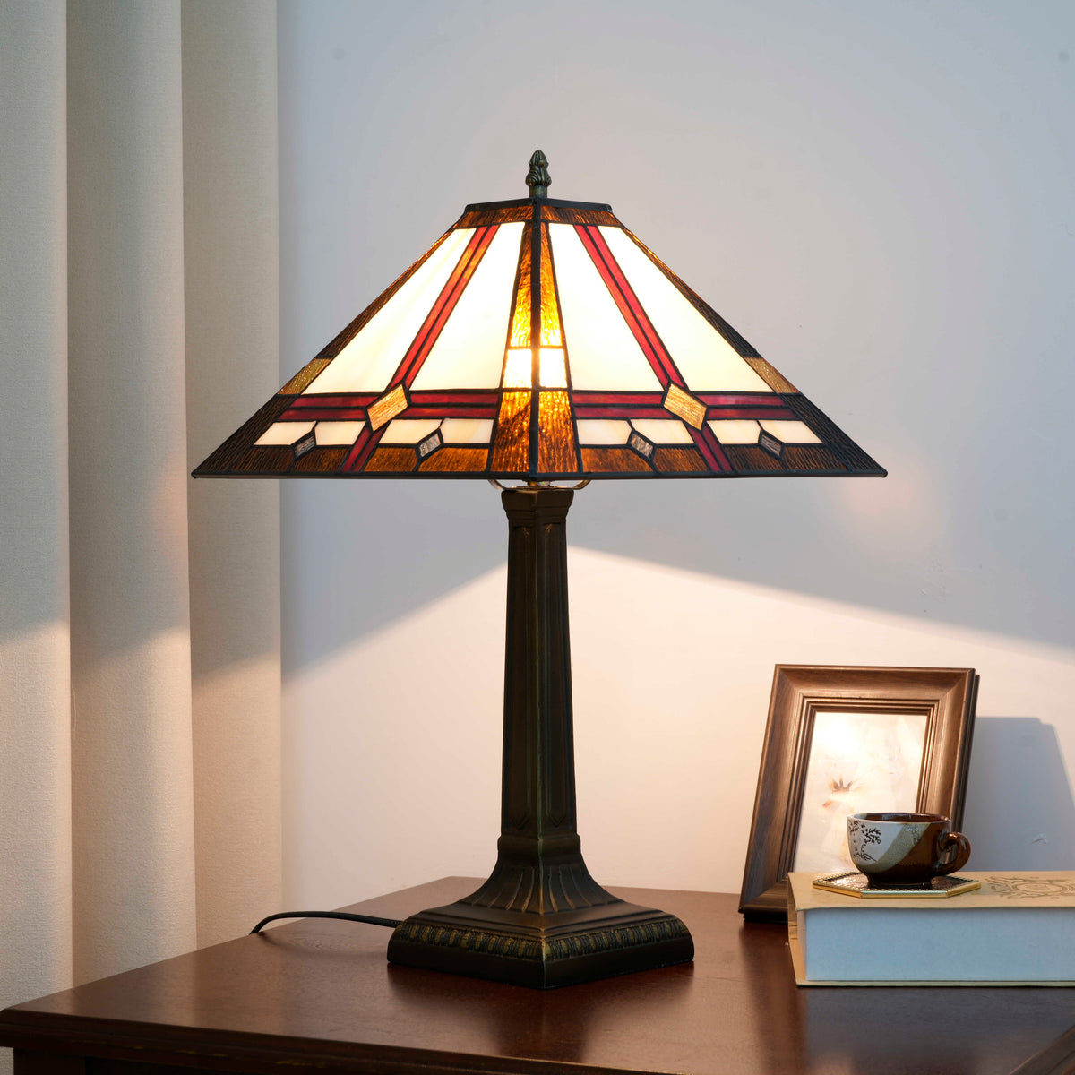 TBL-003-062_83g-square-desk-lamp_06.jpg